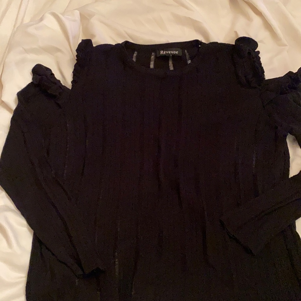 Thin open shoulder knit